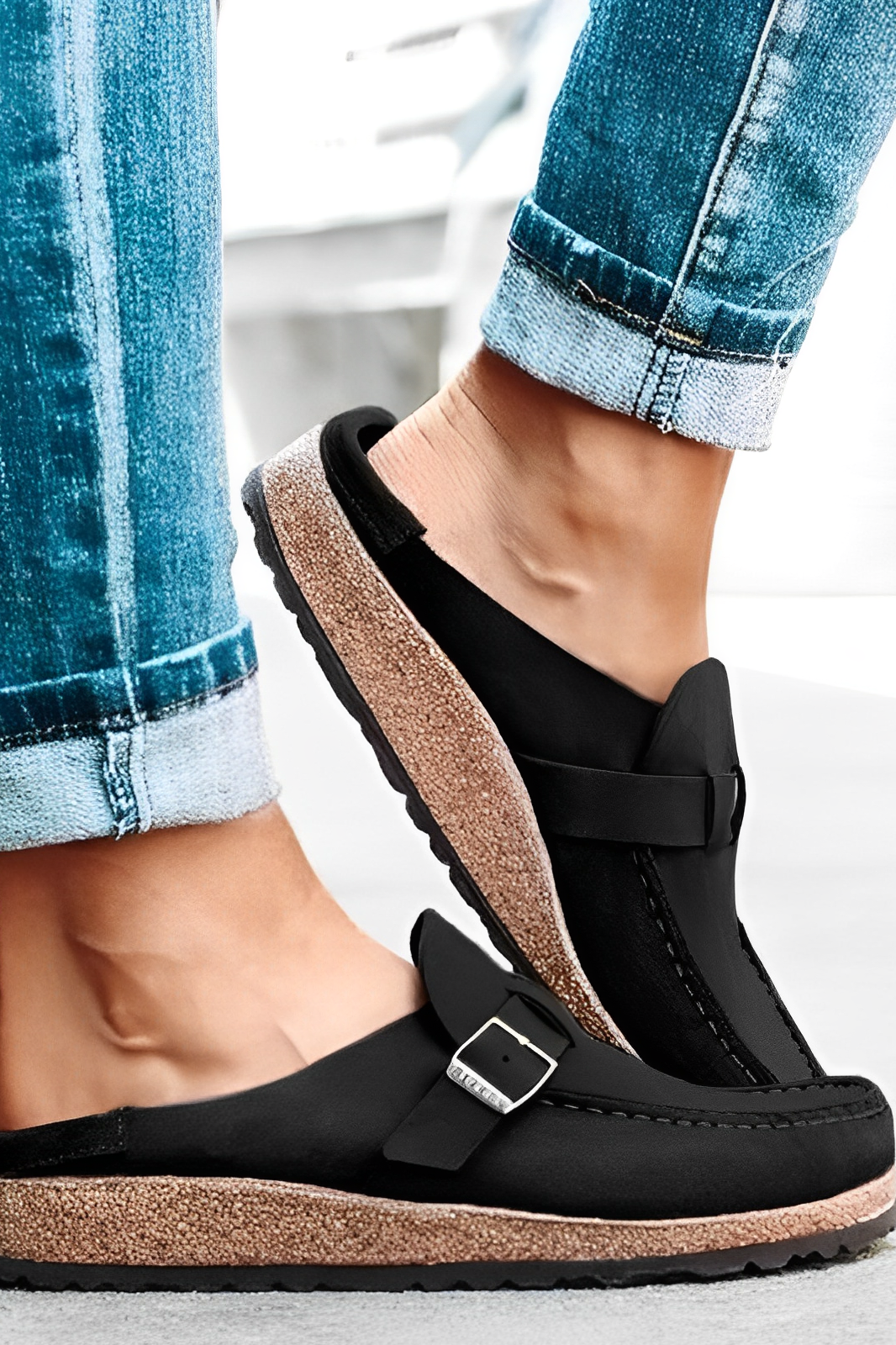 MODERN SANDAL MADE OF VINTAGE LEATHER - LUIZ